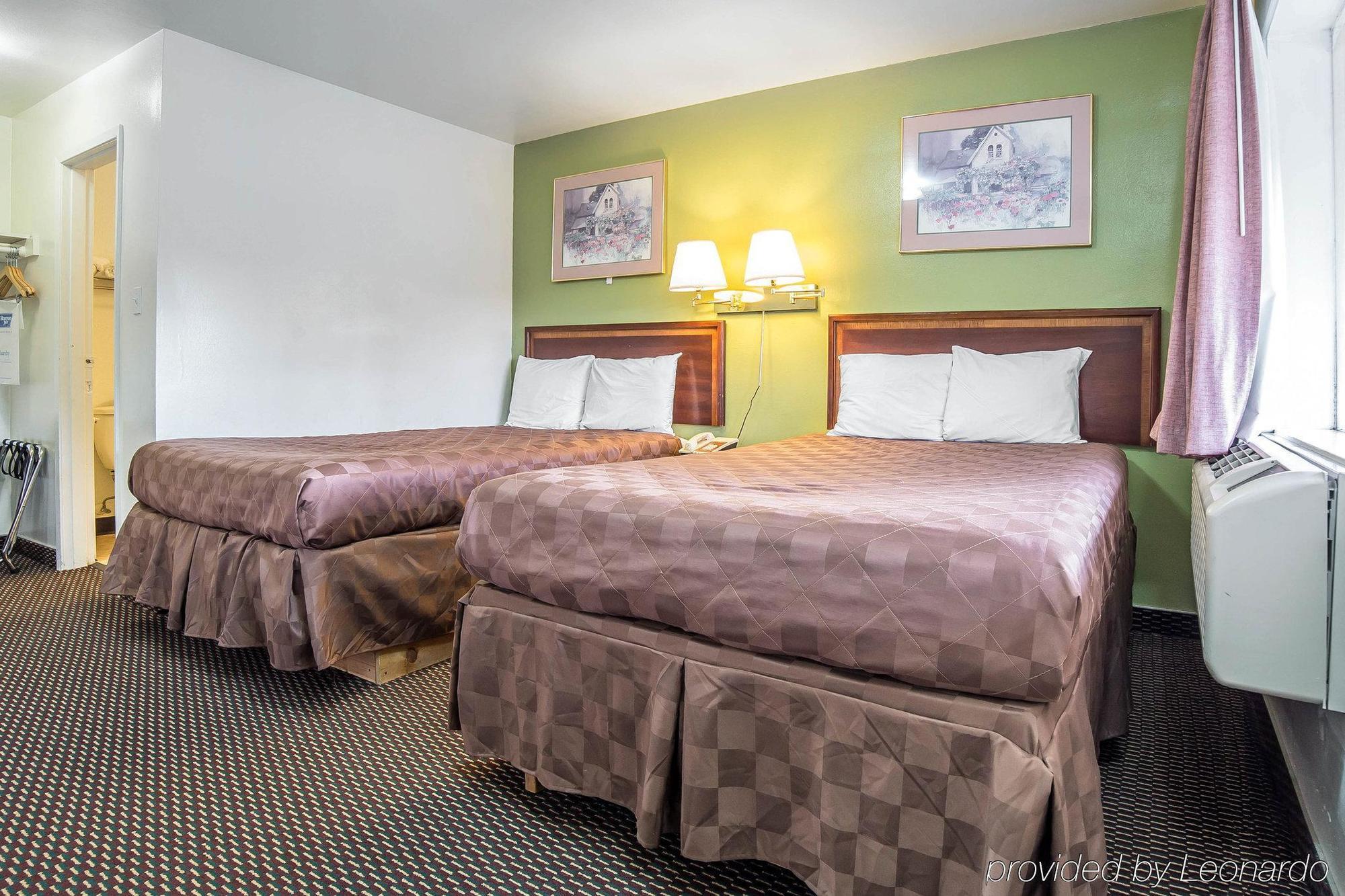 Oyo Hotel Pendleton Or Downtown Exterior photo